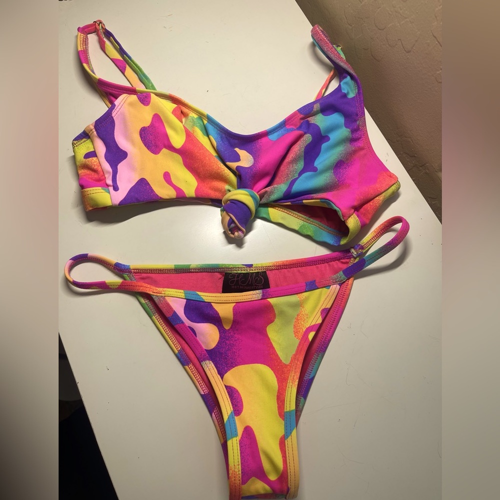 Hot Miami Styles Women’s Multi Color Bright Camo Bikini Excellent Conition